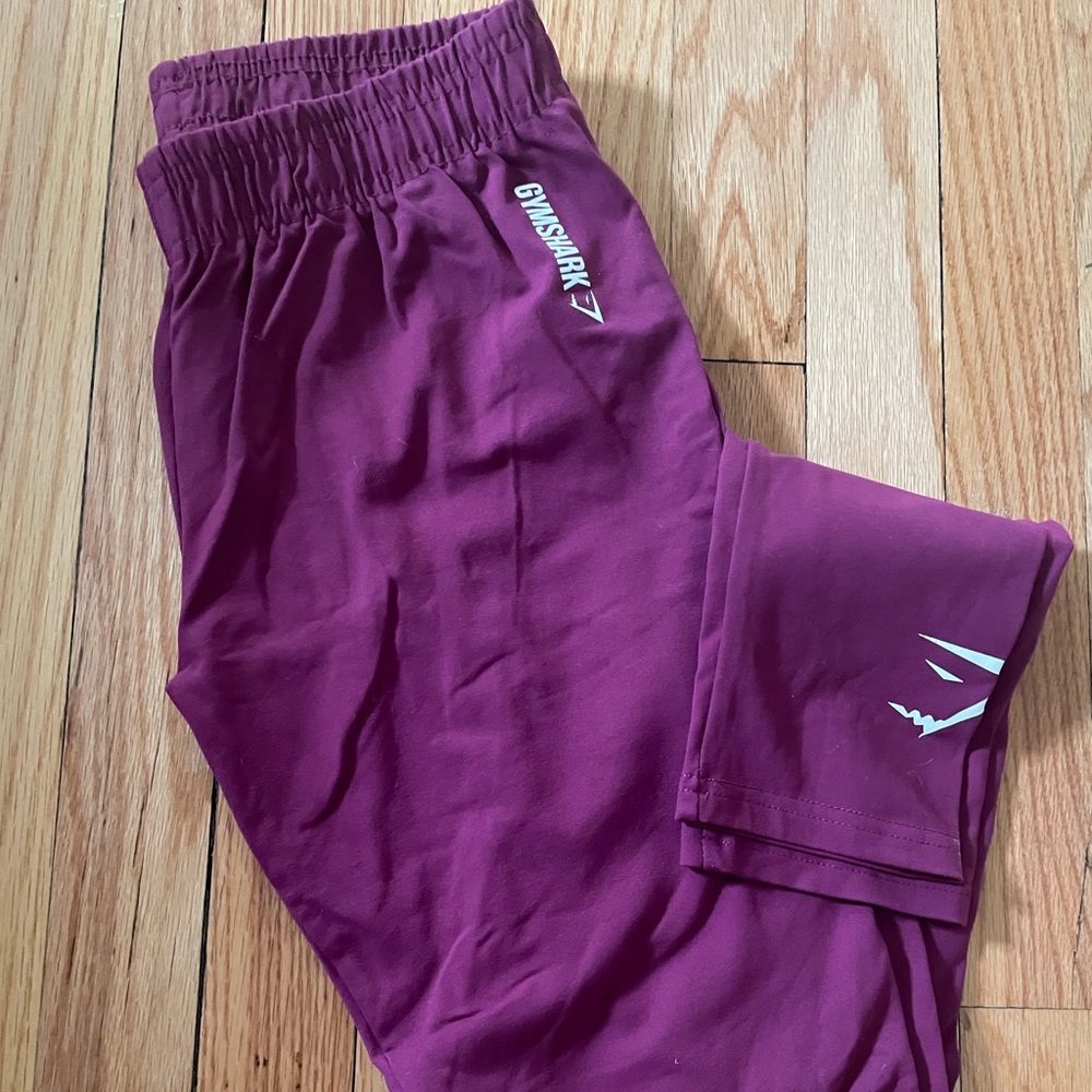 💪🏽 MAROON GYMSHARK LEGGINGS